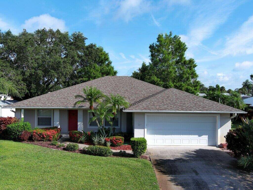 Welcome to this beautifully landscaped canal front home, located in the heart of Sebastian.