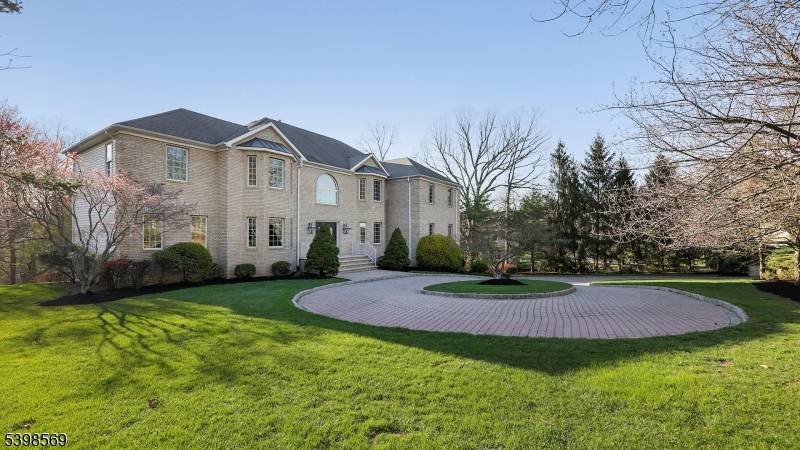 This elegant Colonial residences offers an impressive seven bedroom layout, combining timeless architecture with spacious, light filled interiors.