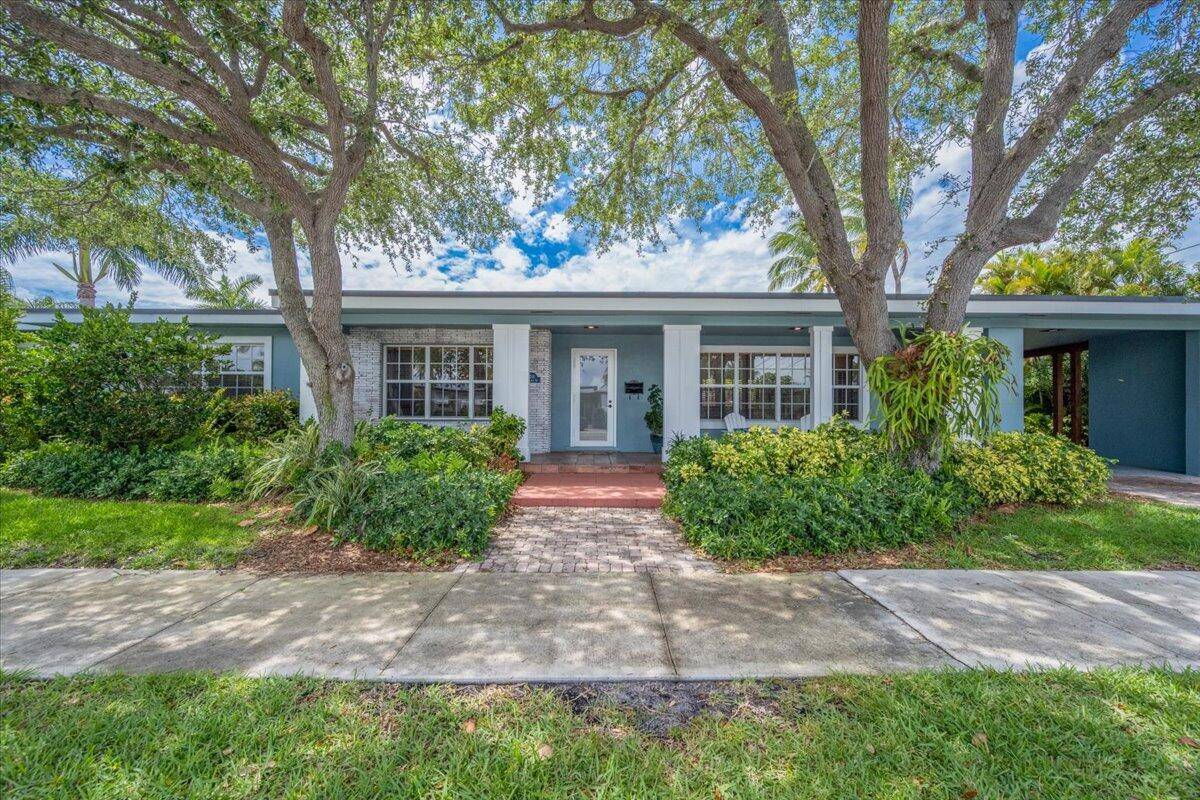 Charming fully furnished turnkey 2 2 home available in College Park.