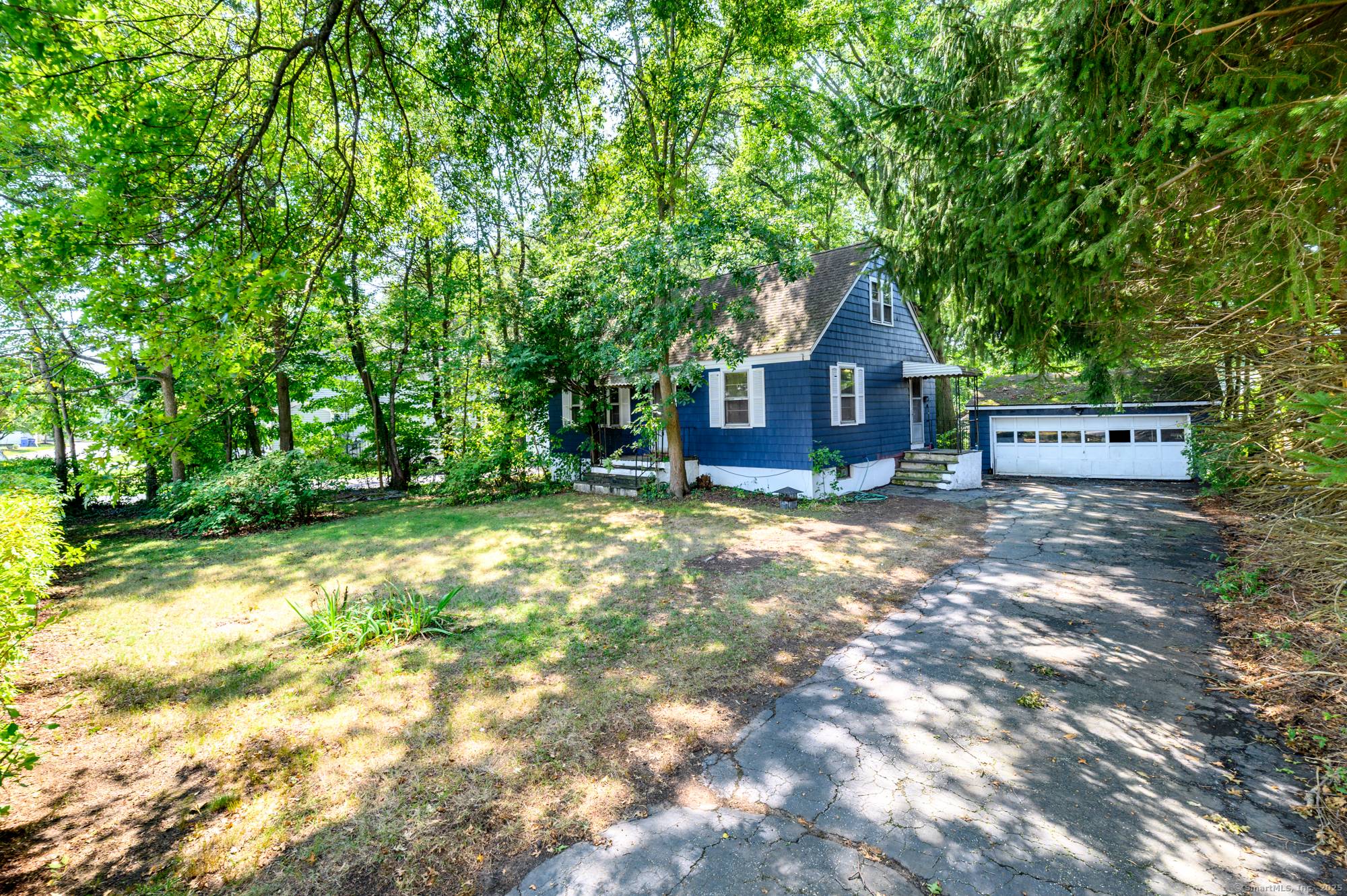 Prime Opportunity to live in Fairfield on Exceptional Land Rebuild or Renovate !