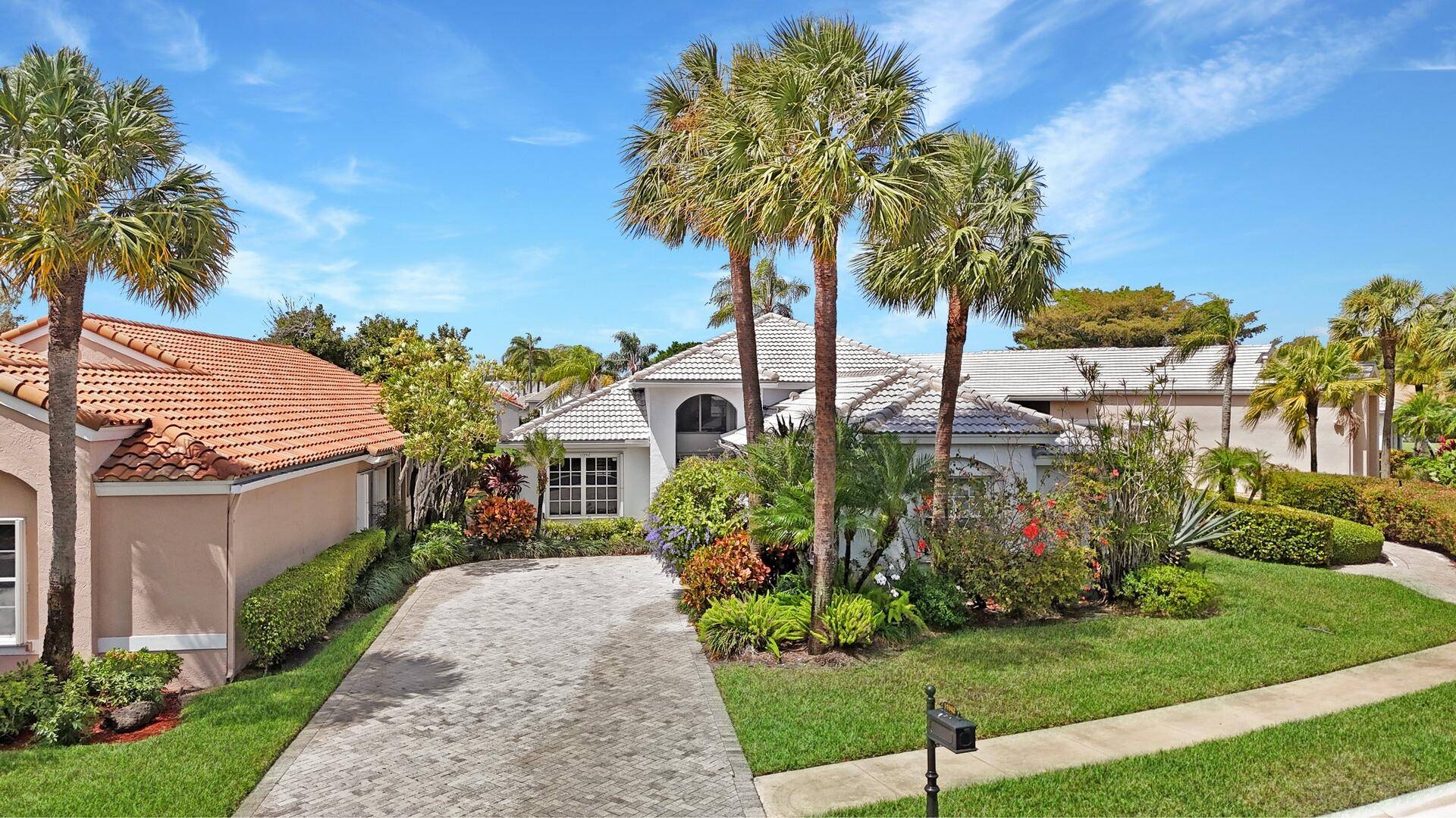 Welcome to this beautifully maintained 3 bedroom, 2.