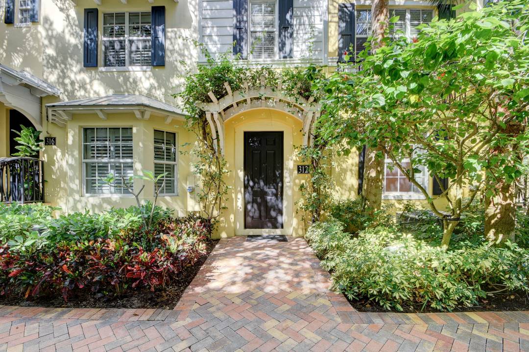 Beautiful and covered three story luxury townhome in the downtown historic Norton Dining Design District.