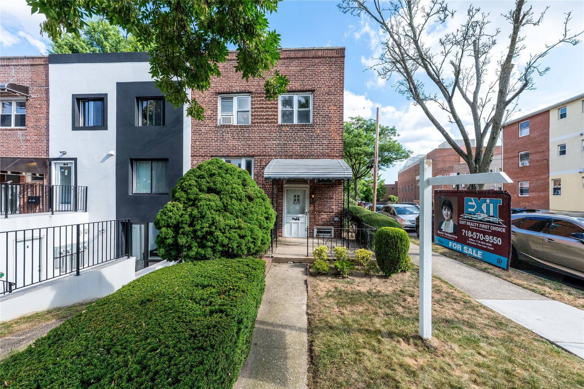 Incredible Opportunity R6 Zoning !