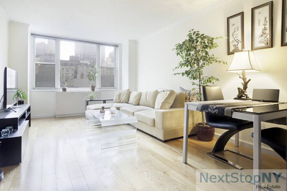 Spacious East Facing One Bedroom in Midtown East Welcome to this bright and inviting one bedroom home with open eastern exposure and abundant natural light.