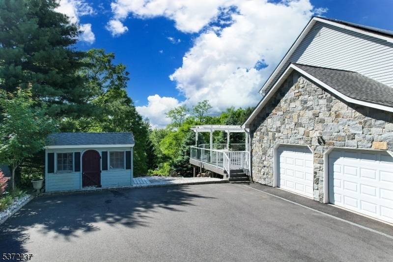 Experience the perfect blend of sophistication, privacy, and convenience in this standout 5 Bedroom 3.