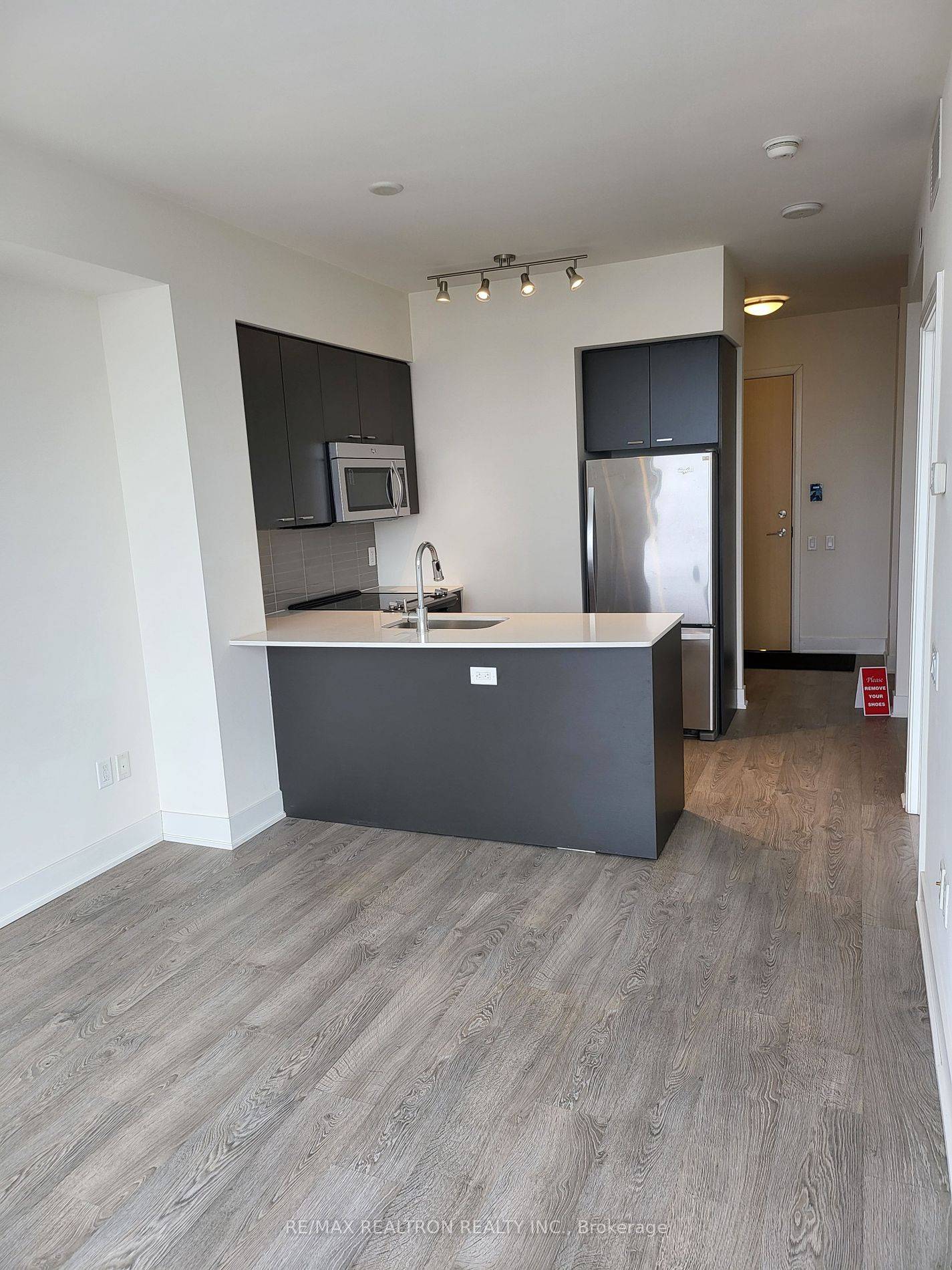 Minto 30 Roe, One Bedroom Unit With 9 Foot Ceiling, Bright And Spacious Layout With Large Picture Windows, Open Balcony With Panoramic North View, Open Concept Living Dining, Modern Kitchen ...