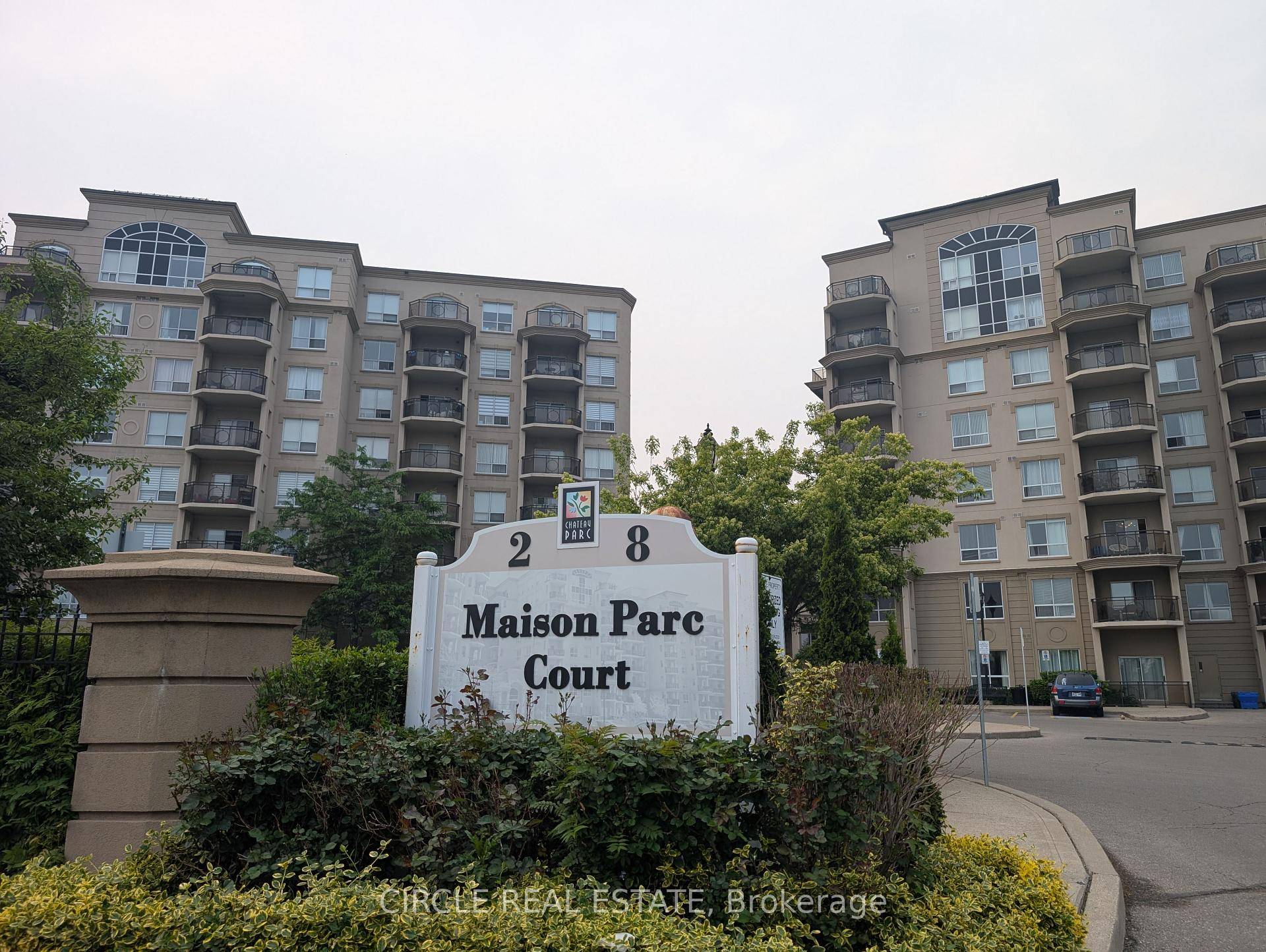 Welcome to Maison Parc Luxury Living on the Edge of Toronto and Vaughan !