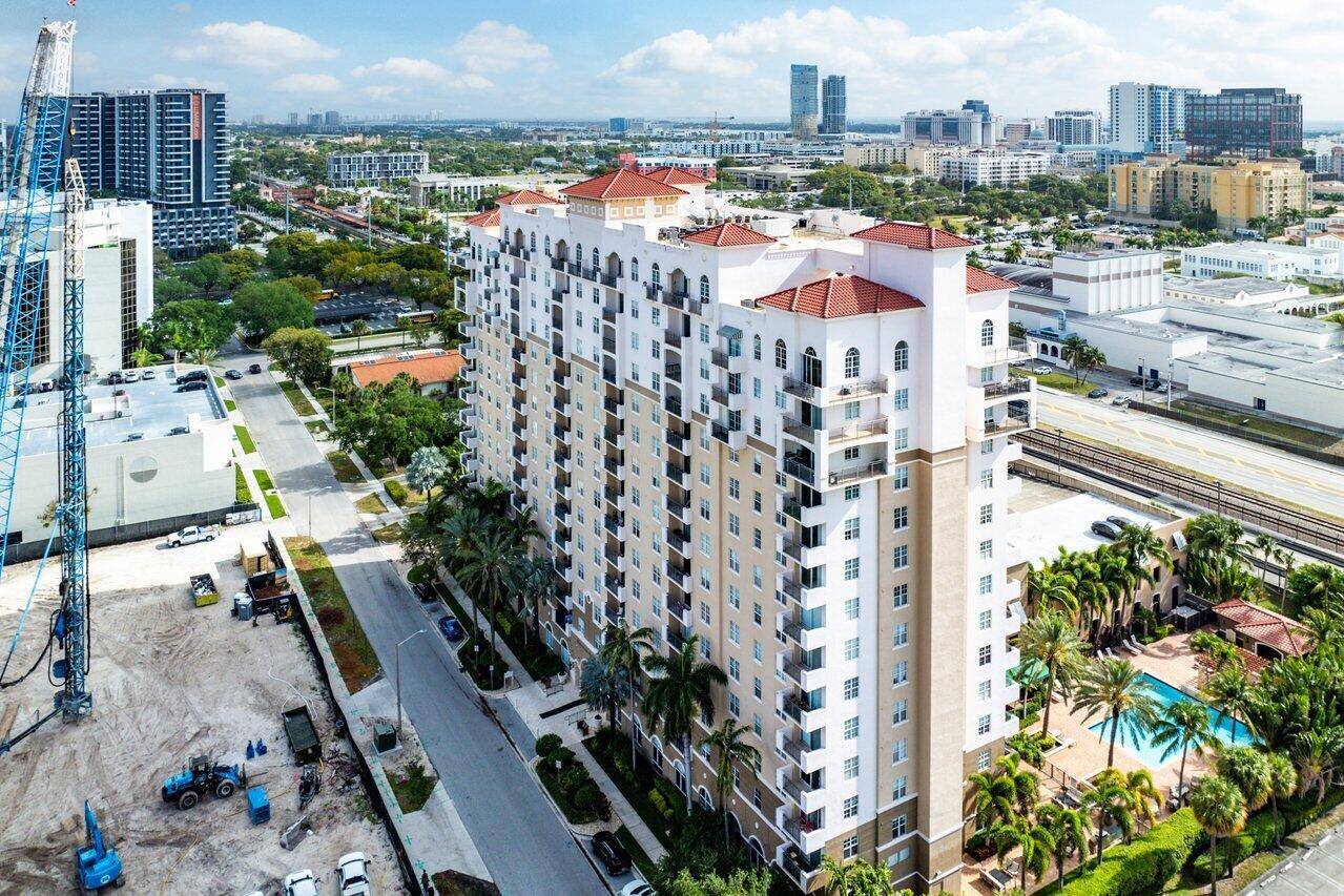 Experience upscale urban living at the highly sought after Montecito Palm Beach.