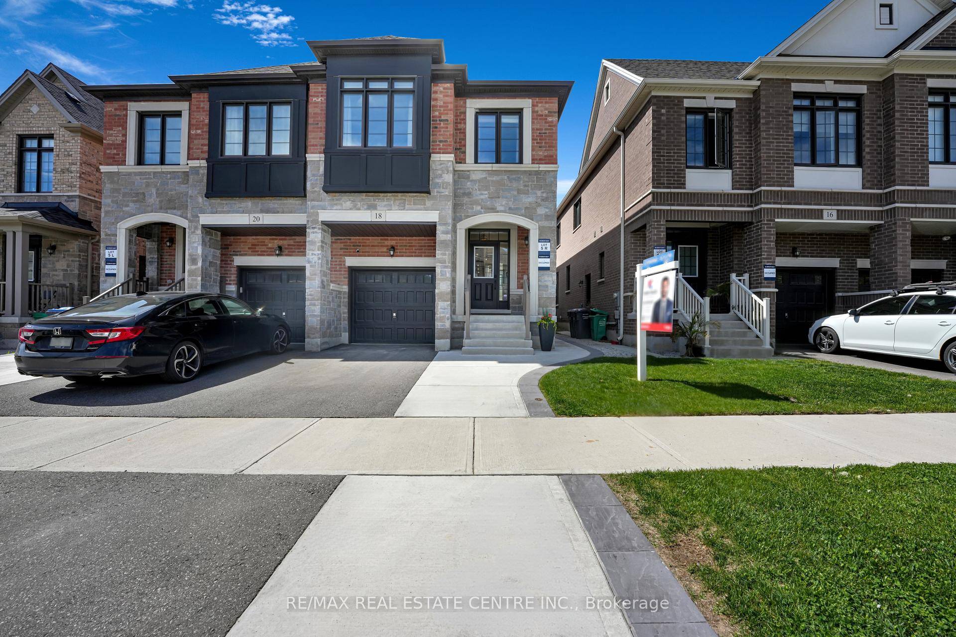 Welcome to this show stopping gem in the prestigious and highly coveted Westfield community in Bram West.