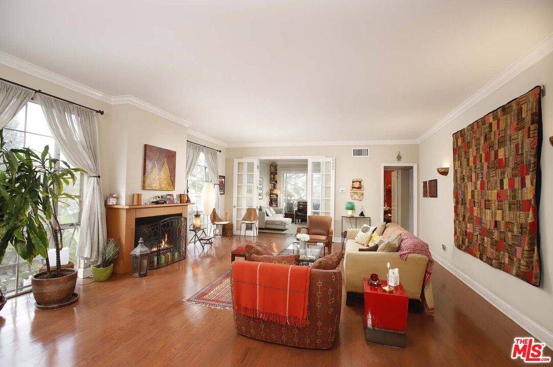 100  S Wetherly Dr 2BR Beverly Grove La