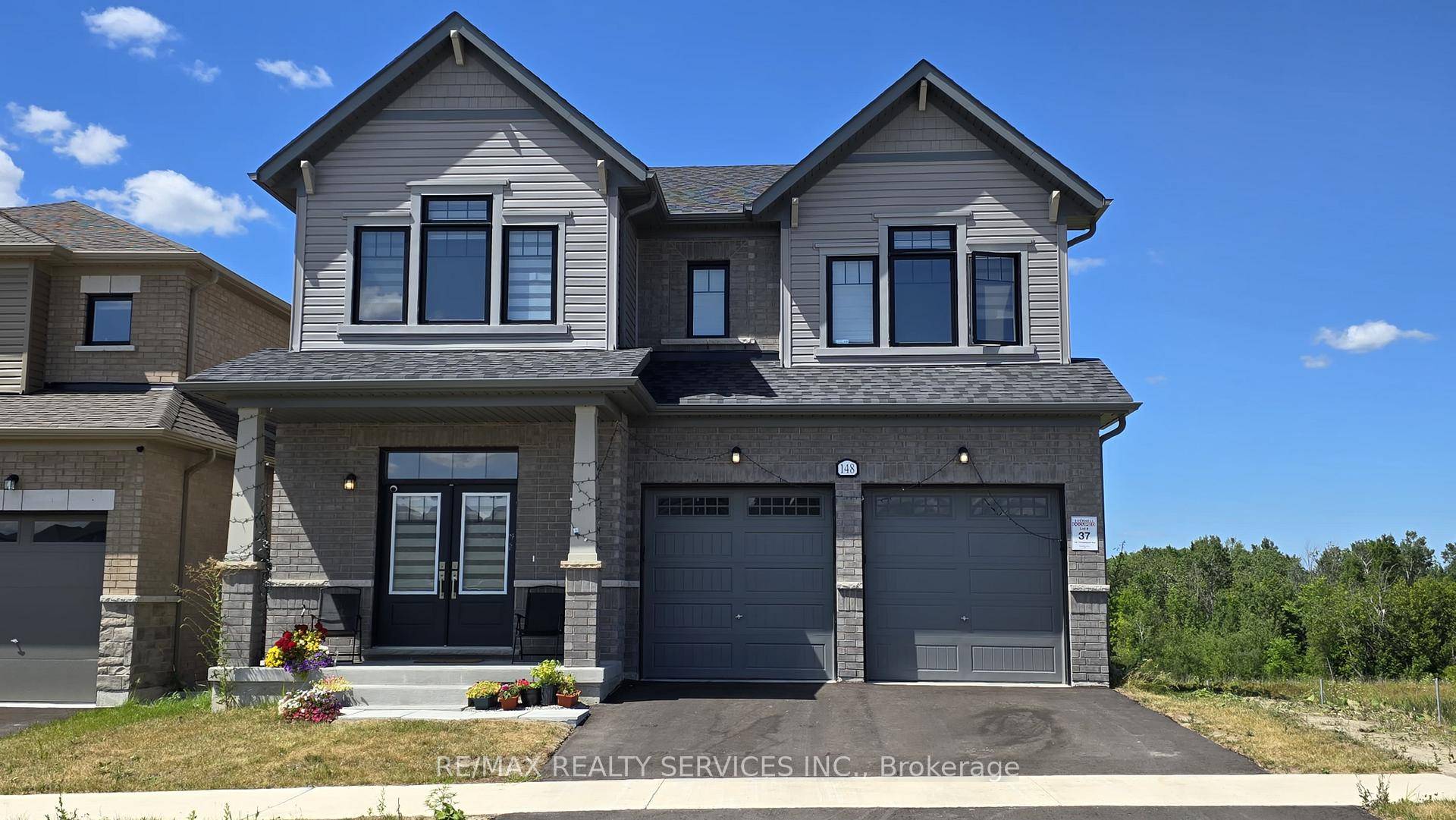 Welcome to the beautiful 1 year old detached home situated in south Barrie.