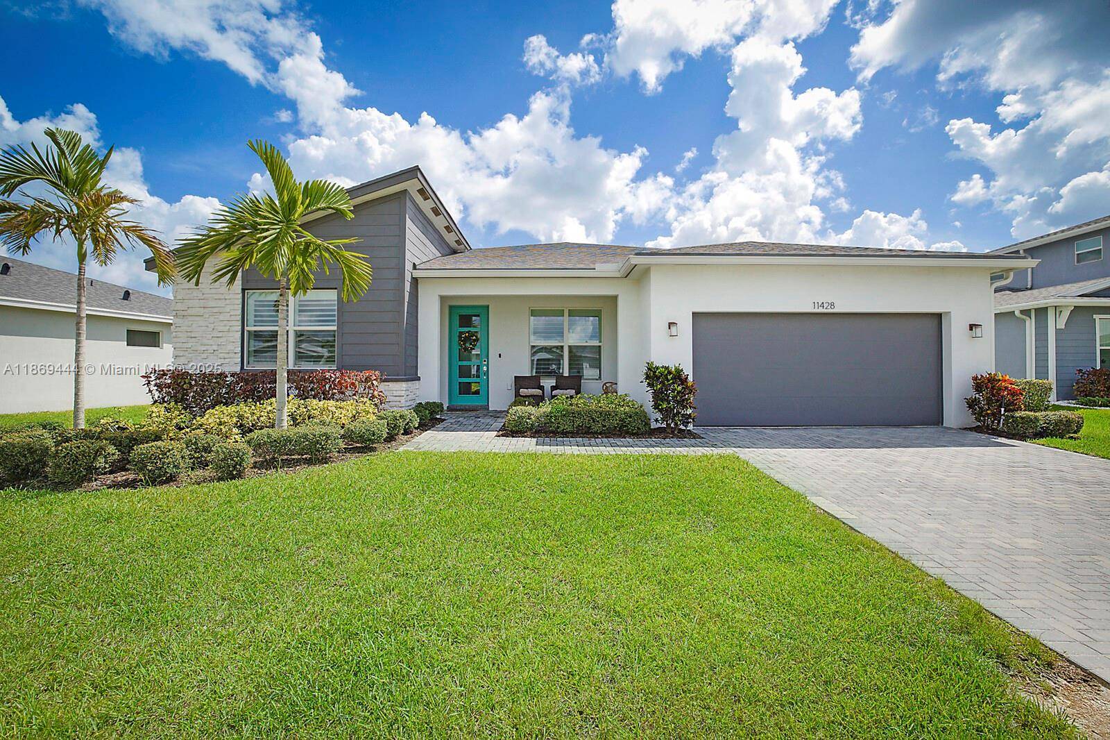 Motivated sellers ! Mattamy quality built home offers 3 bedrooms, 2.