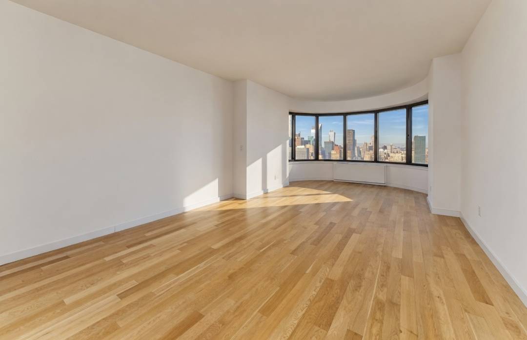 INVESTMENT OPPORTUNITY WITH STUNNING SKYLINE amp ; EAST RIVER VIEWS HIGH FLOOR CONVERTIBLE 2 BEDROOM WITH PRIVATE BALCONY FOR SALE WITH TENANT IN PLACE SPECTACULAR VIEWS.