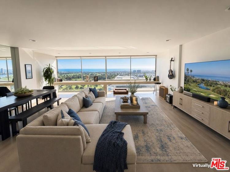 2220 Avenue Of The Stars 1BR Beverlywood La