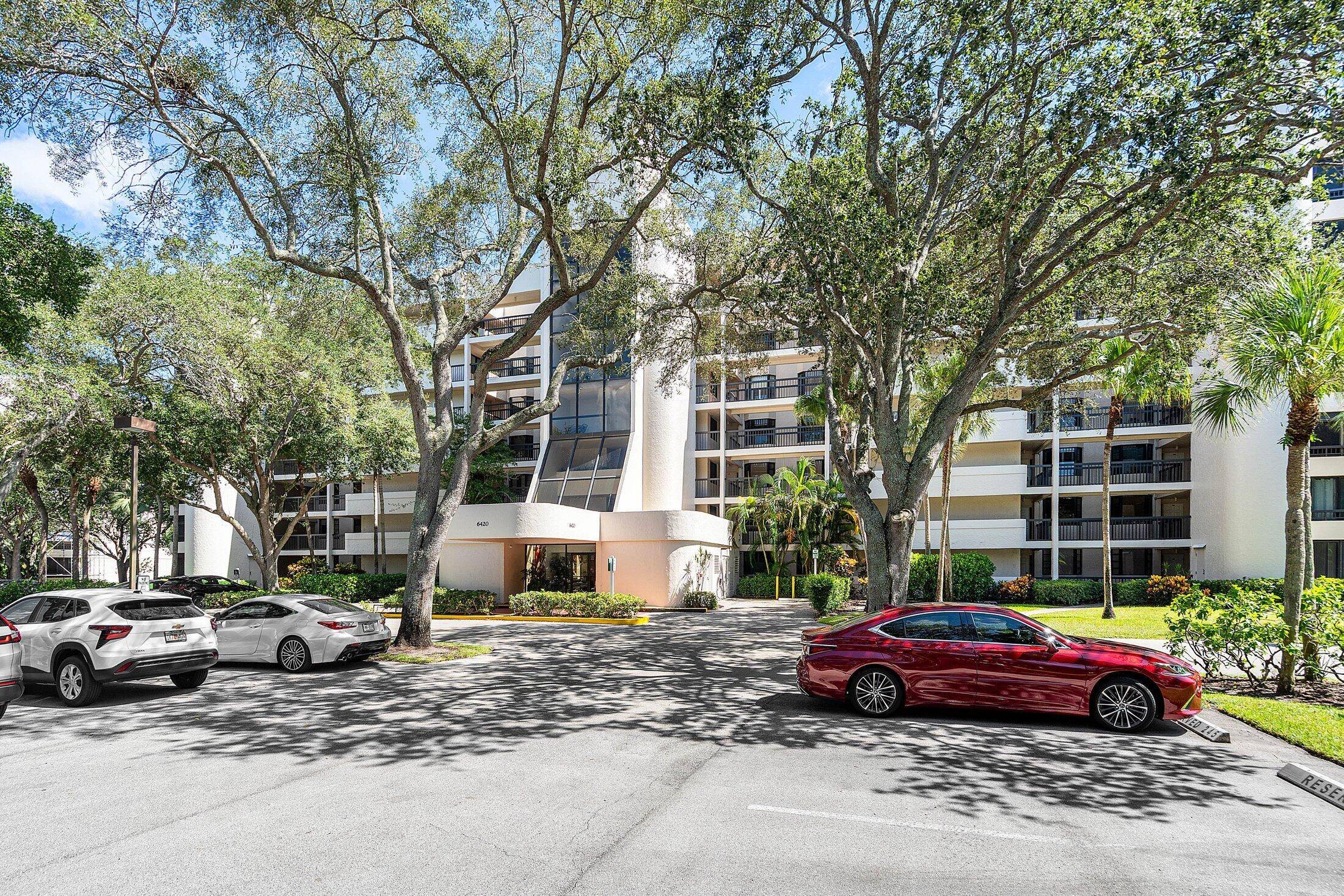 Welcome to The Glens A Prestigious Community in the Heart of Boca Raton.