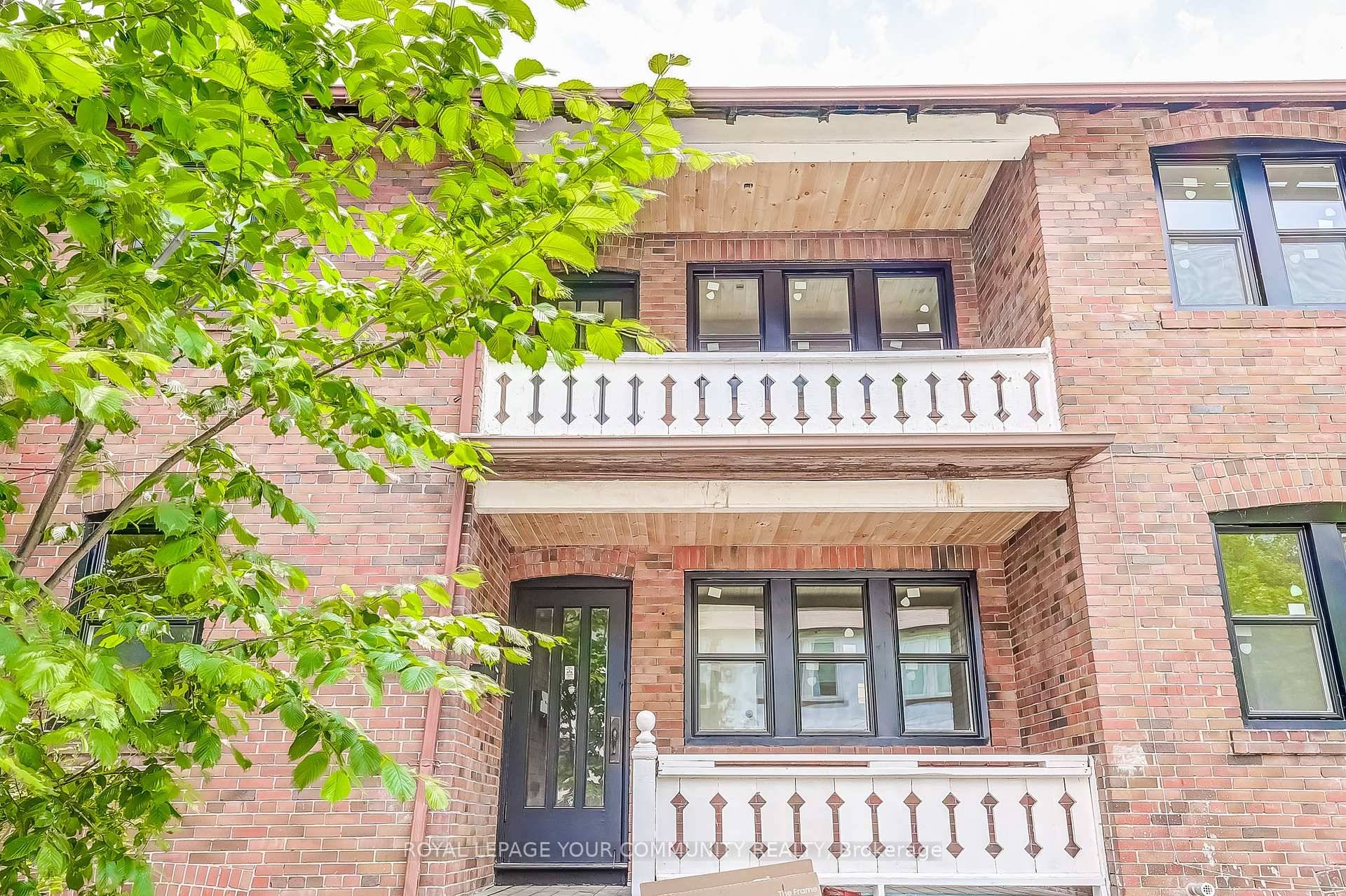 Welcome to 44 Wineva Avenue Steps to the Lake, in the Heart of the Beach !