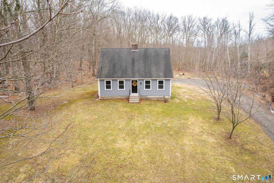 Searching for a home where nature feels like your own private retreat ?