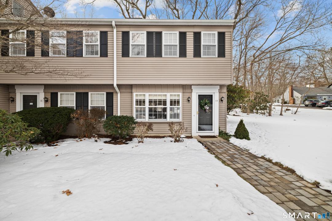 Enjoy coastal living in this beautifully updated 2 bed, 2.