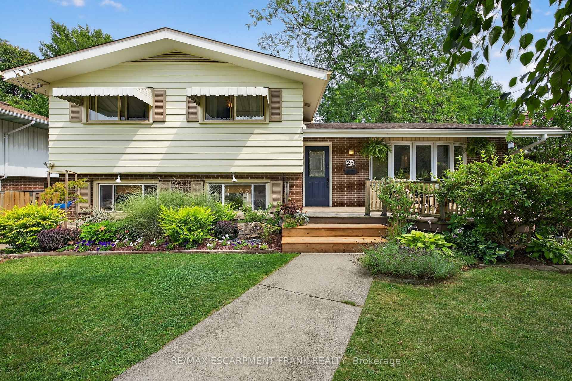 Beautifully Updated 3 Bedroom Home on an Oversized Lot in Desirable Centremount.