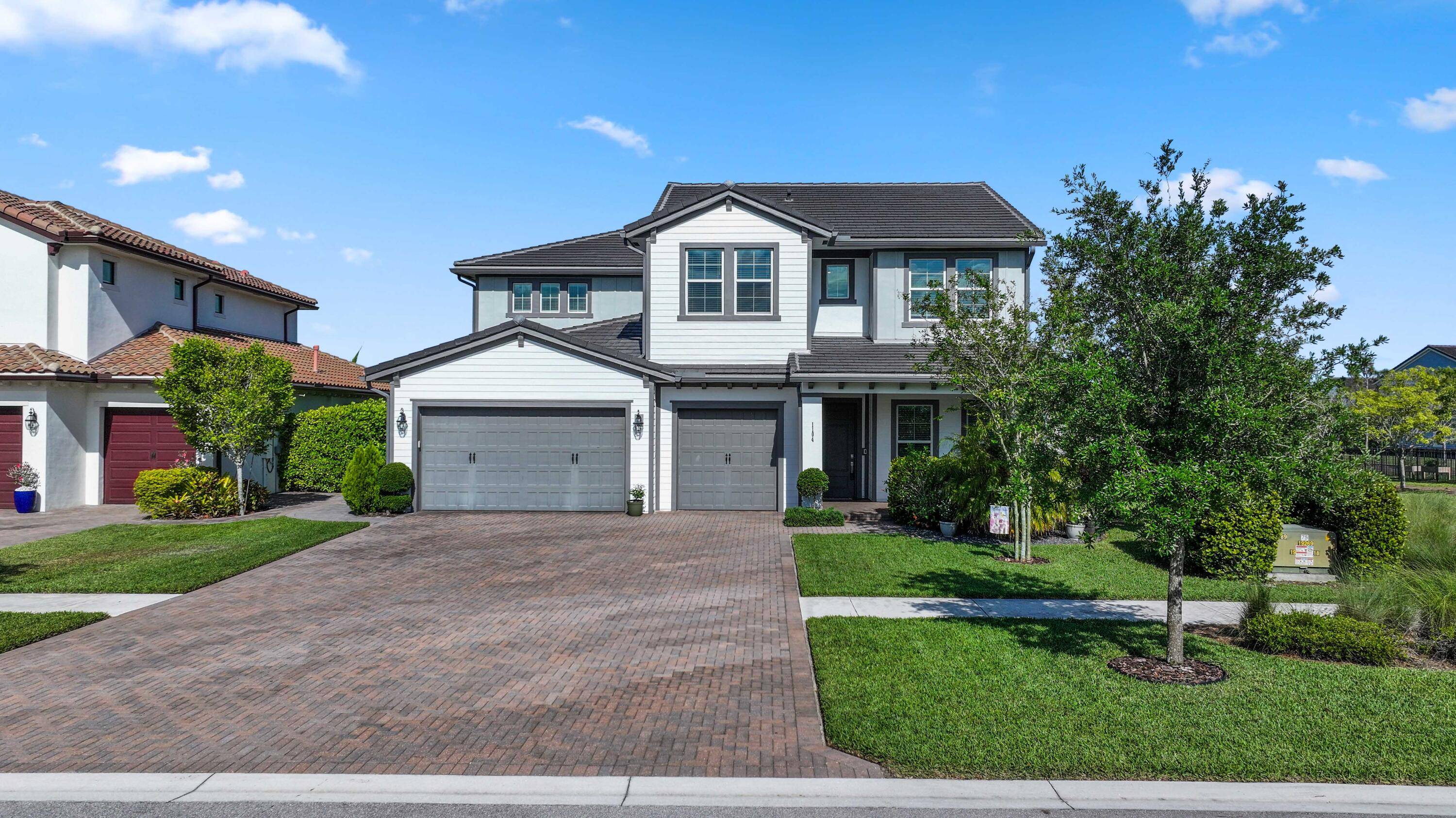 This Chelsea 5 4 with loft model offers the perfect blend of upgrades and space inArden.
