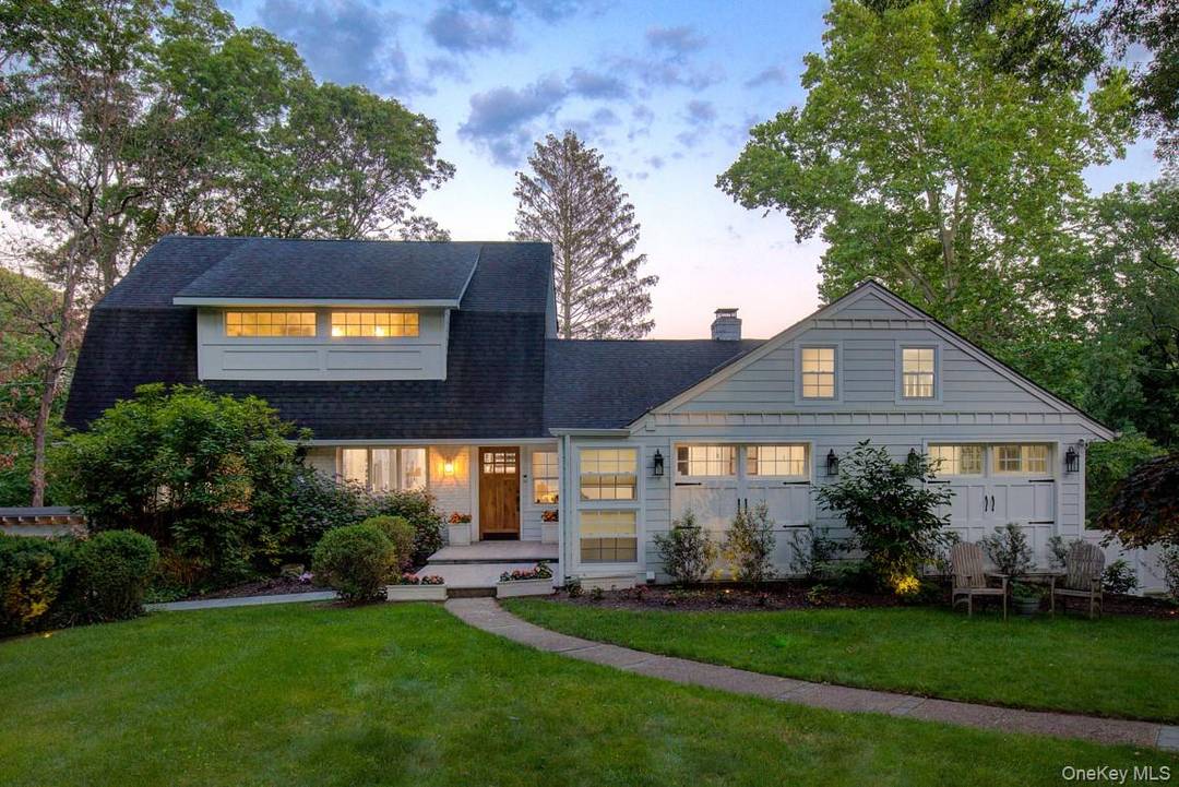 Welcome to this showstopper at 2 Spring Hollow Road an exceptional residence nestled in the heart of Centerport and offered at 1, 799, 995 This expansive home features a thoughtfully ...