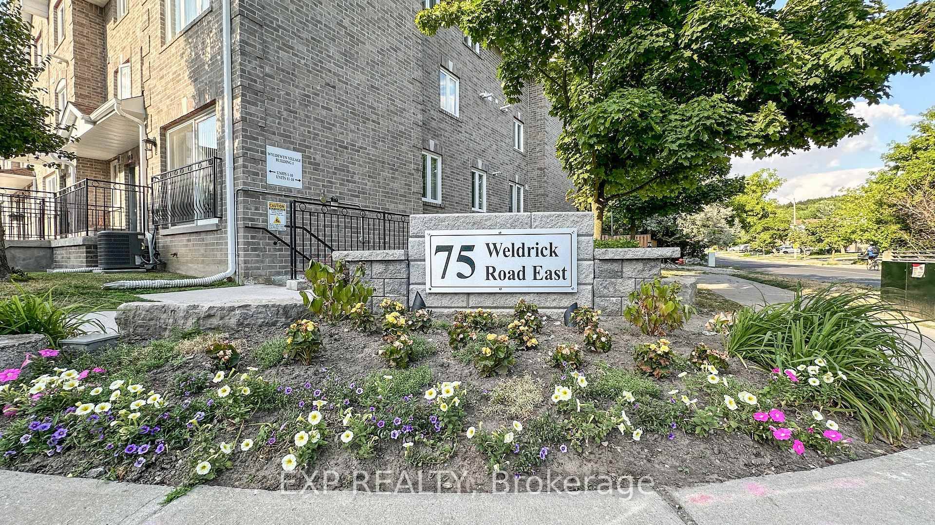 Beautifully renovated 3 1 bedroom, 3 bathroom townhome available for lease in the sought after Richmond Hill community.