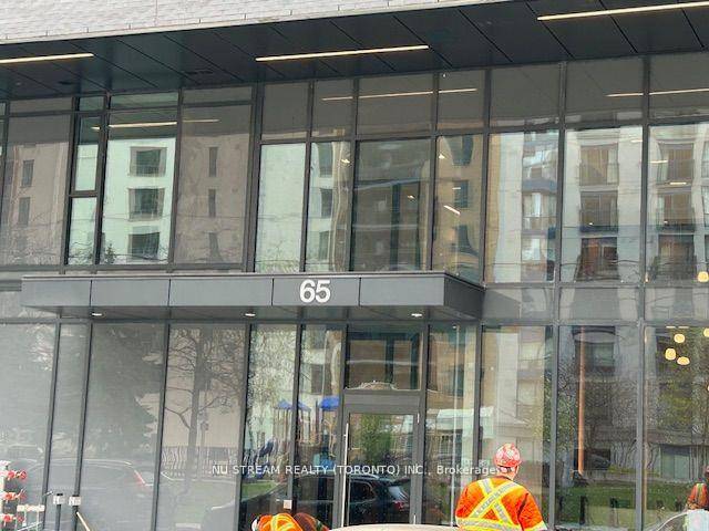 IVY condo, One Bedroom With Modern Finishes, Located in the Heart of Downtown, Functional Layout, Open Concept Kitchen With Built in Appliances and Matching Kitchen Island, Large Walk In Closet ...