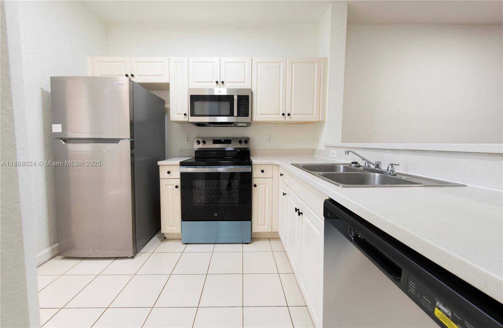 Beautiful private complex of Arbor Parc !