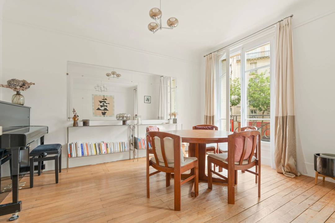 Apartment Sale Paris 15th • ÉMILE ZOLA - €1,130,000