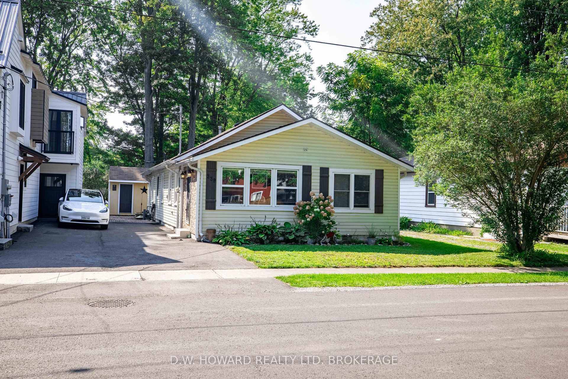 Welcome to 339 Beechwood Avenue !