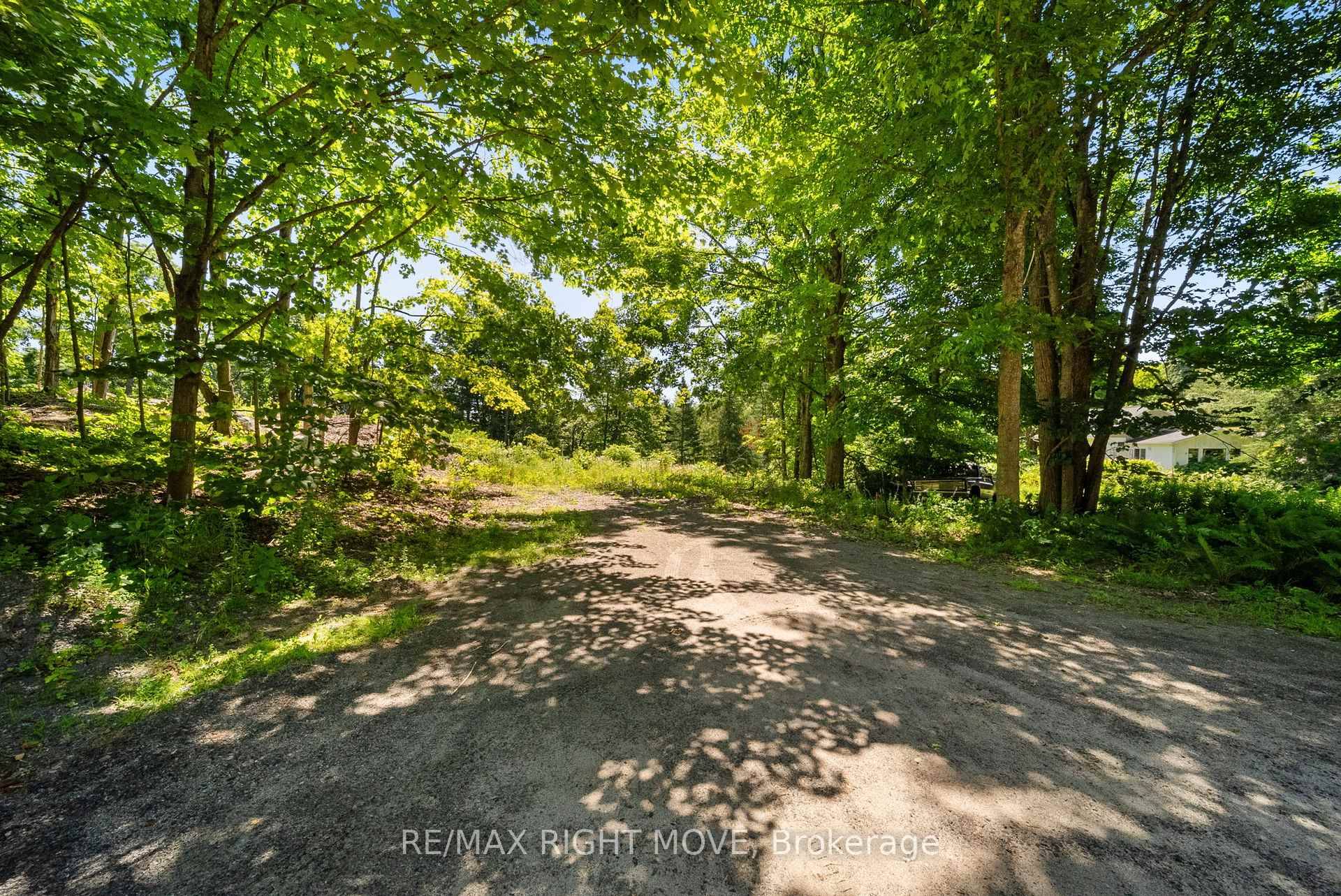 Vacant lot zoned residential in Gravenhurst for sale !