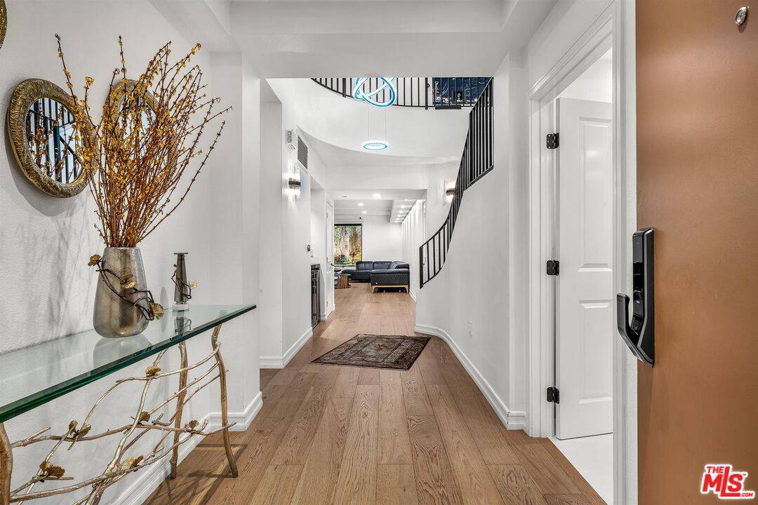 2111  S Beverly Glen Blvd 2BR La