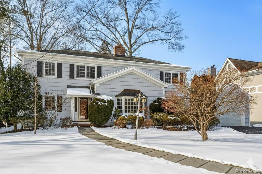 The ideal rental in Scarsdale s Heathcote neighborhood !