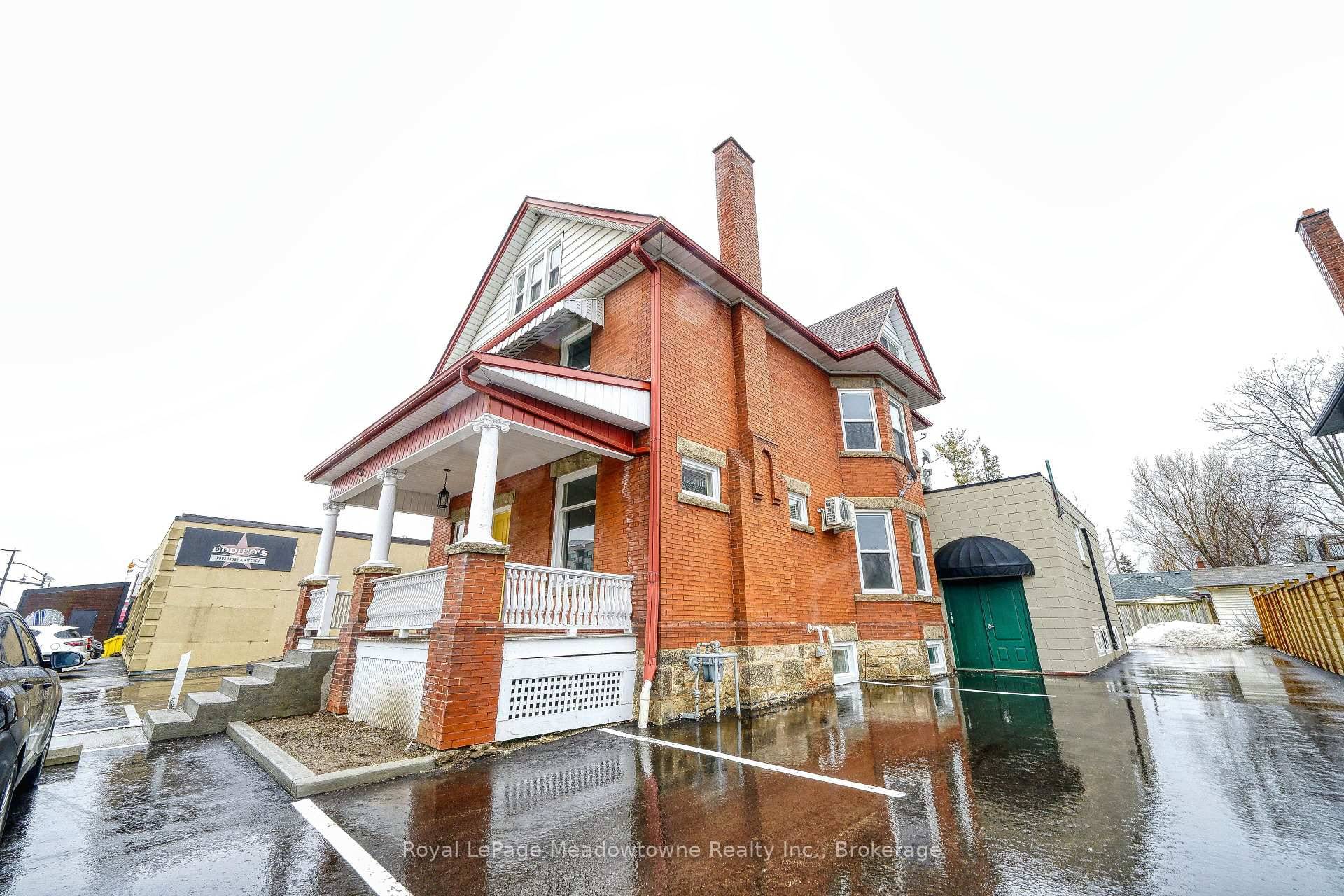 Nestled in a quiet complex in the heart of vibrant downtown Milton, this lovely one bedroom apartment full of character and charm, offers both comfort and convenience.