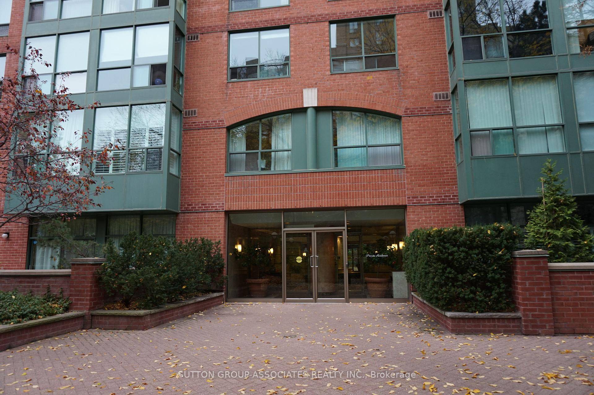 Ideally Located In Prime Annex Location W View Of Casa Loma.