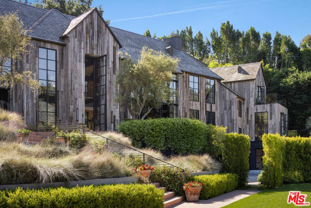 2650 Benedict Canyon Dr 7BR Beverly Hills Post Office | B.H.P.O. La