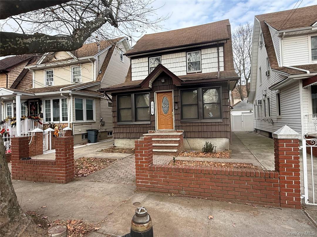 Nice 3 bedroom 2 full bathroom, single family house for sale in the heart of St.