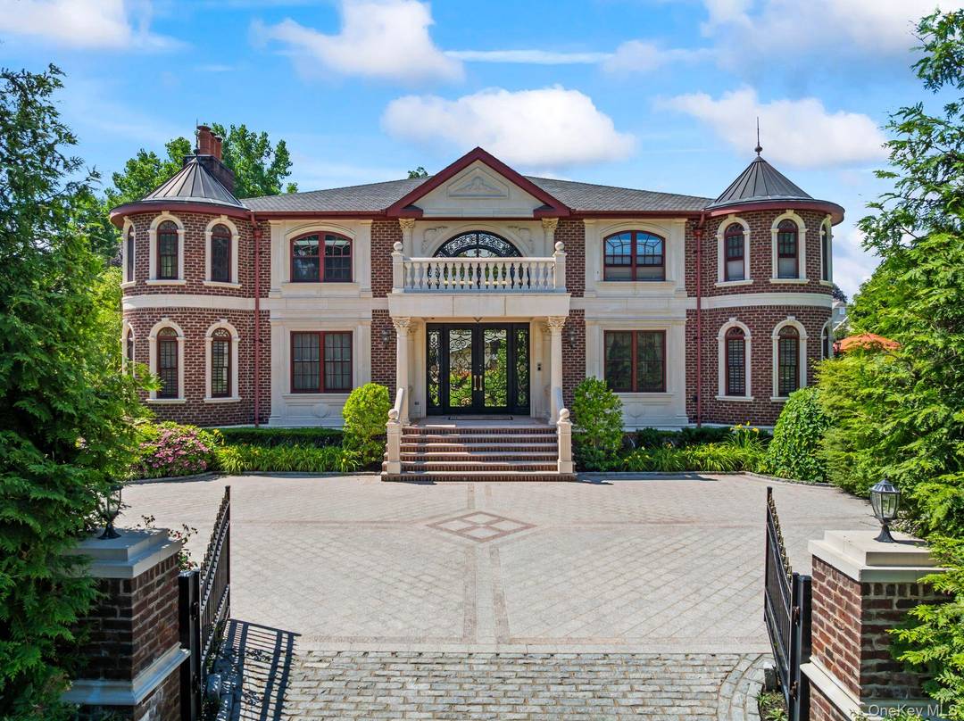 Exquisite Custom Built Estate in Prestigious Whitney Estates Indulge in luxury with this spectacular 6, 620 sq.