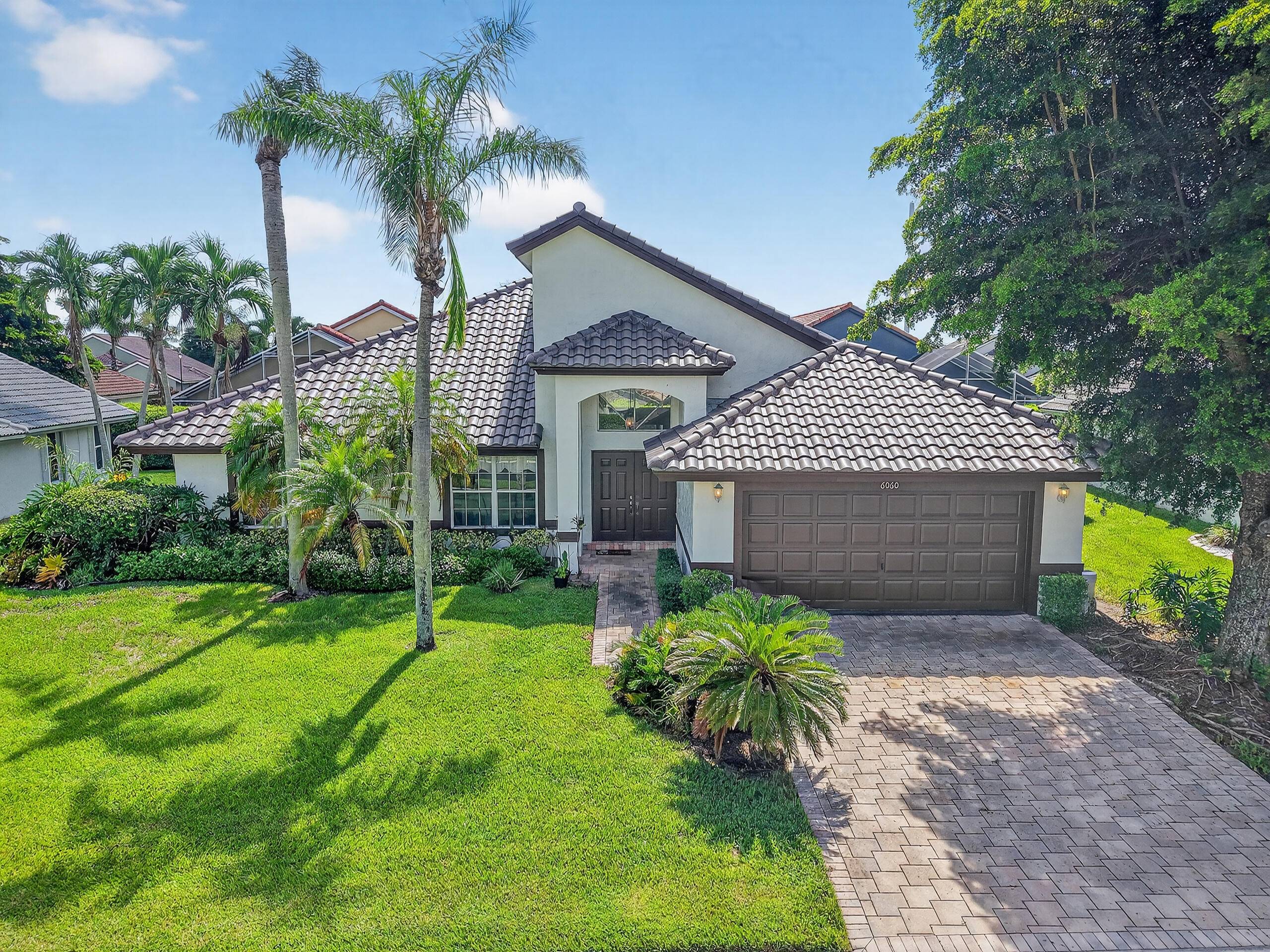 NEW ROOF 2025 ! Move in ready 3 bed, 2 bath home in all ages Pipers Glen Estates.