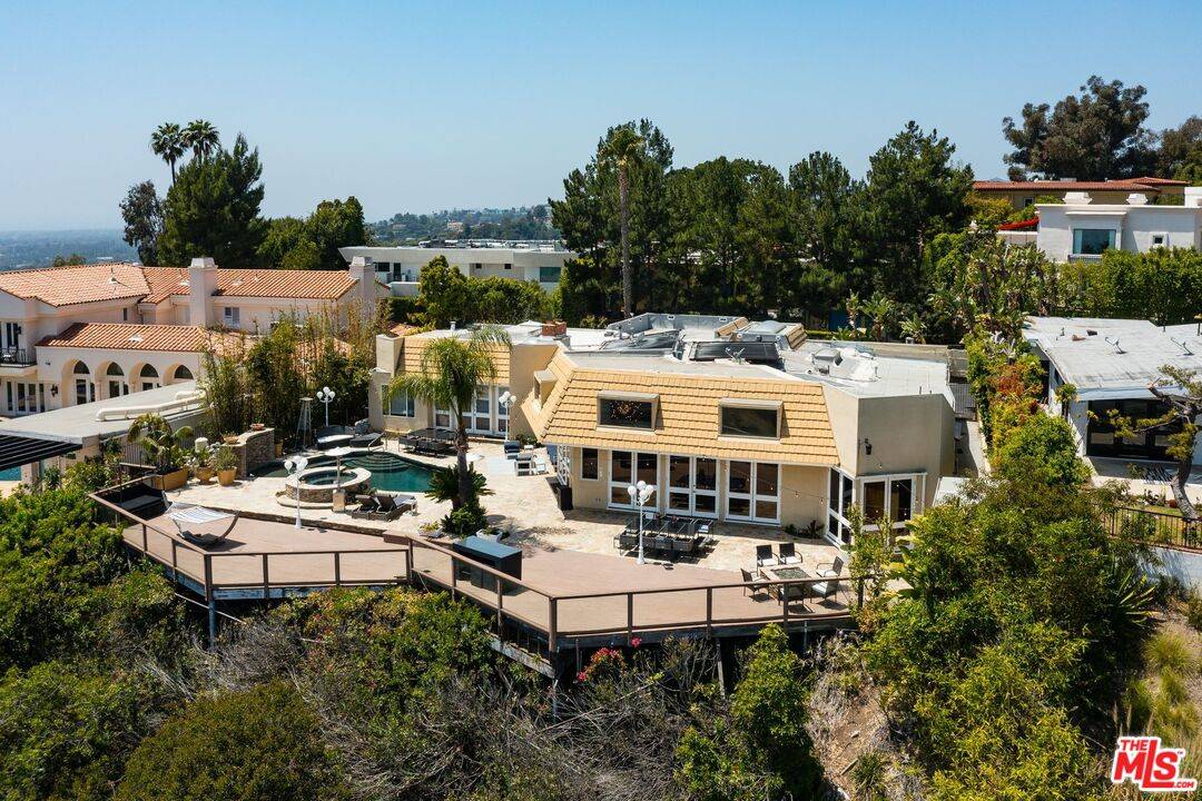 1564  TOWER GROVE DR Beverly Hills Flats LA