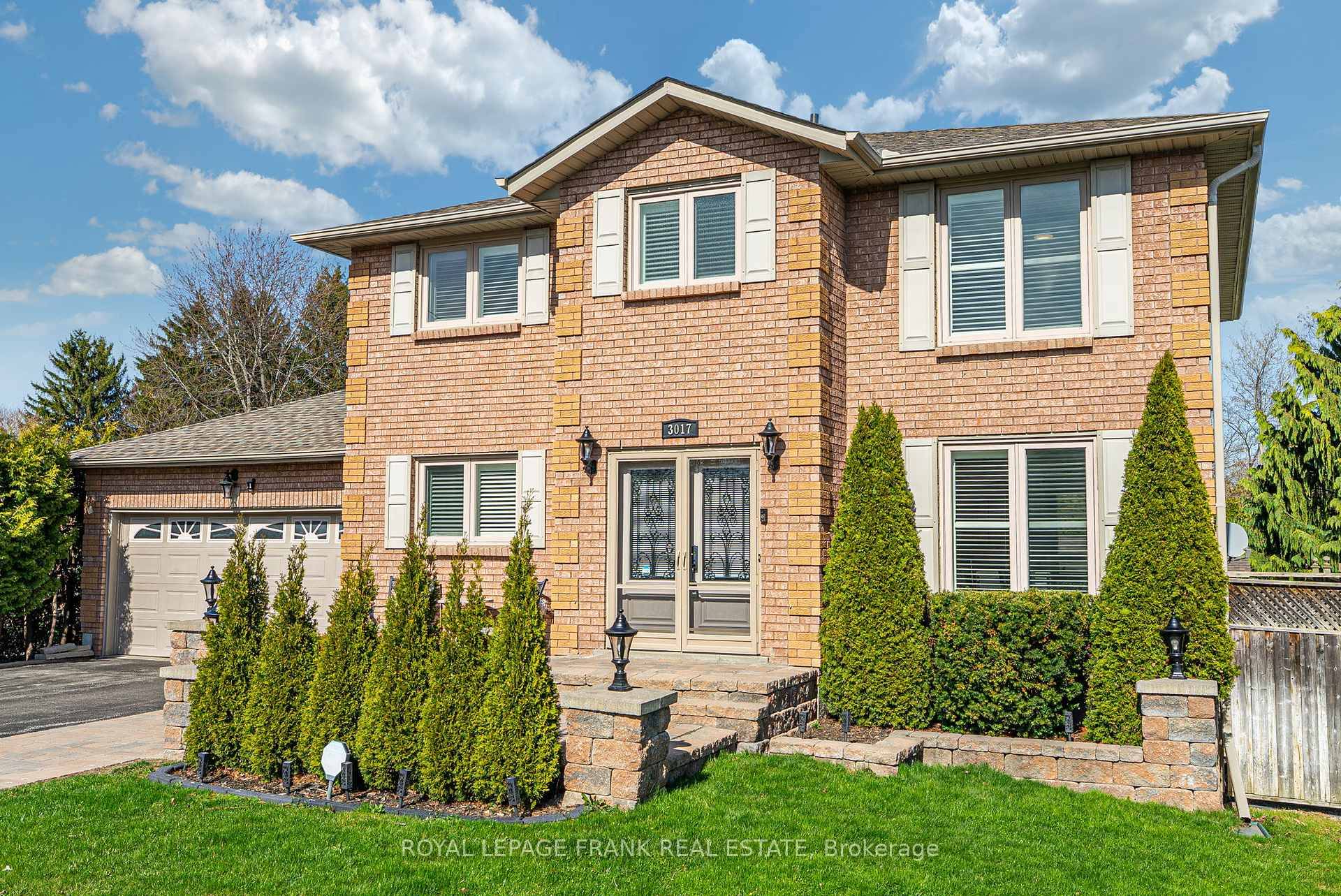 This beautifully crafted all brick custom family home sits on a massive 60 foot lot surrounded by executive estate properties on one of the most prestigious streets in Courtice.