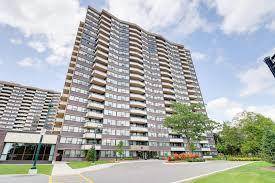This spacious penthouse corner suite at 55 Huntingdale Blvd offers immense potential for those looking to put their personal touch on a home.