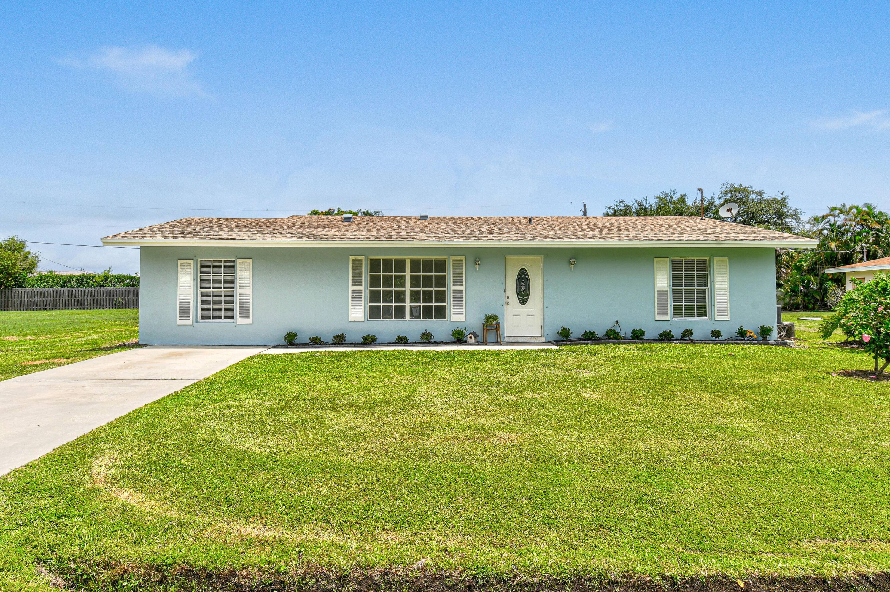 Charming Home with Modern Updates !