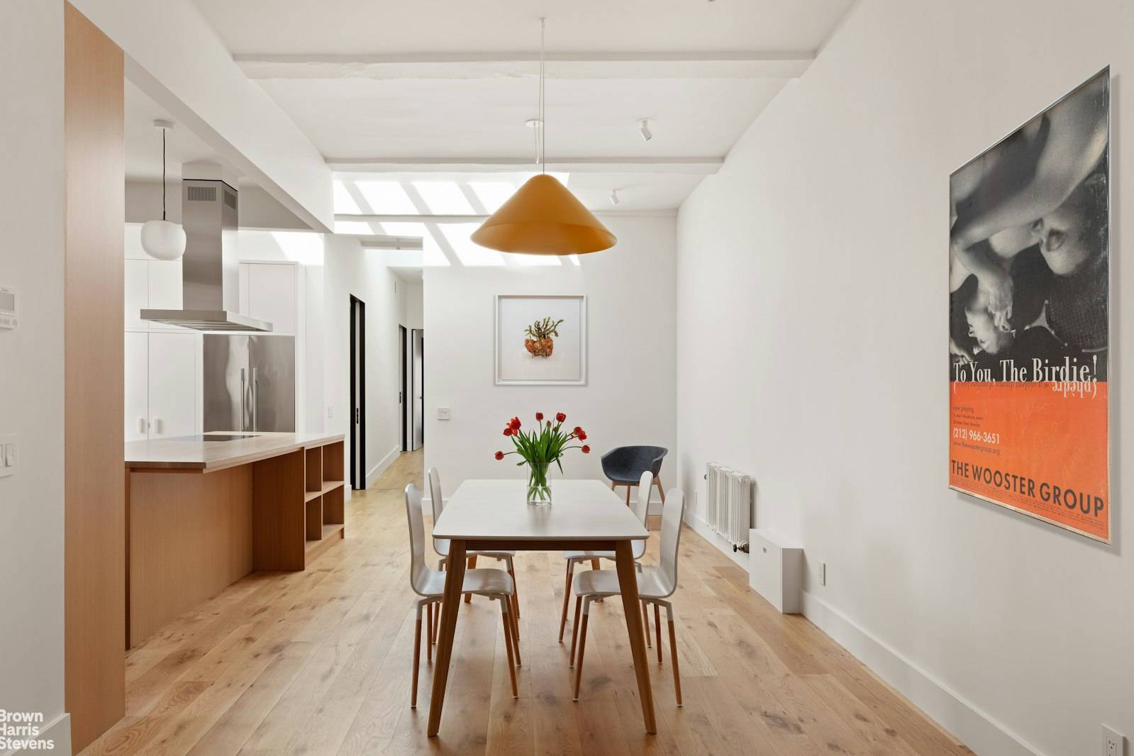 History and luxury mingle to stunning effect in this mint and sun drenched top floor loft located on a prime cobblestone block in Noho's Historic District.