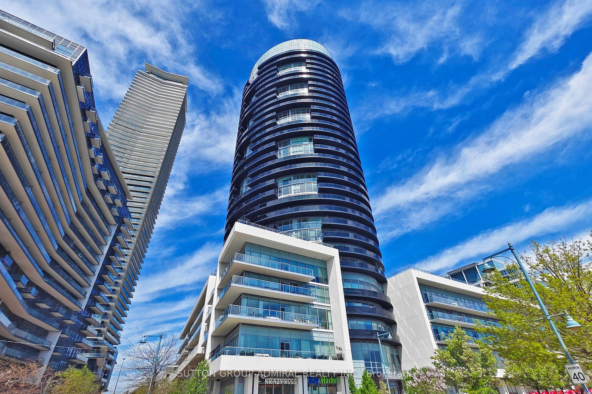 Located at Toronto's prestigious Humber Bay Shores waterfront community !