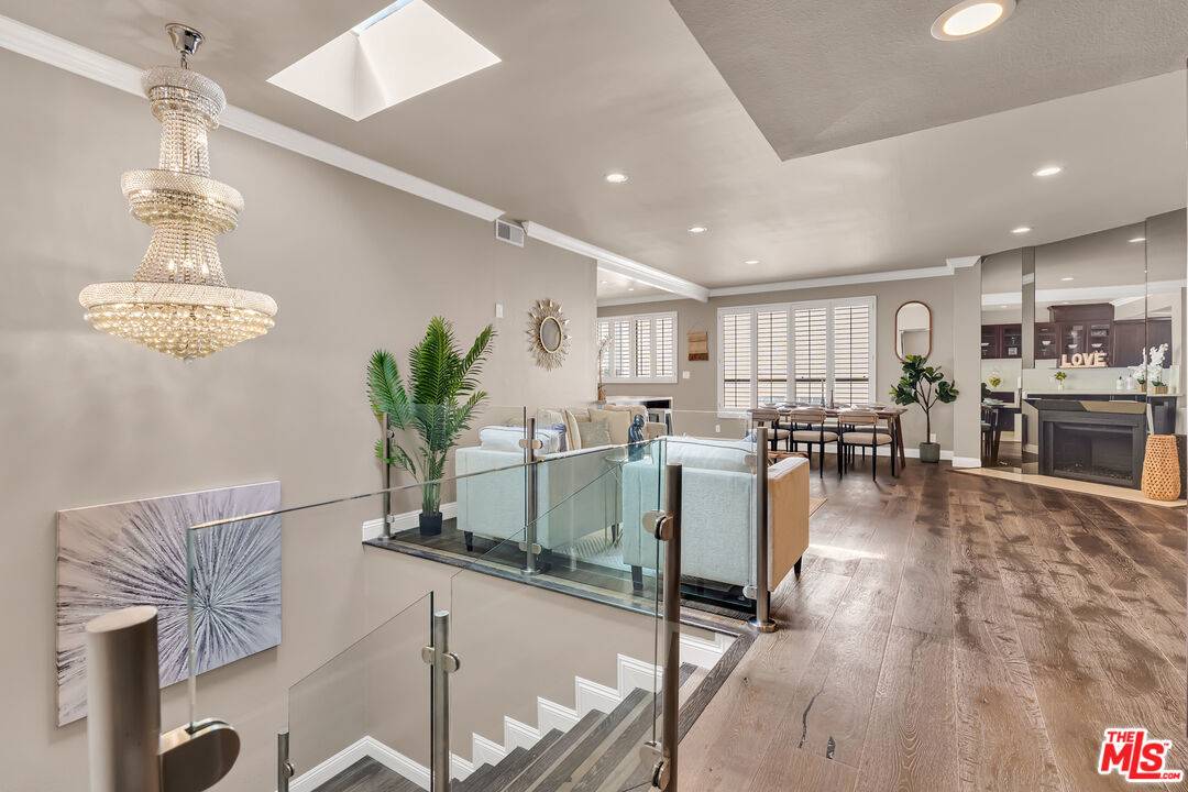 2219 S Bentley Ave 2.0 LA