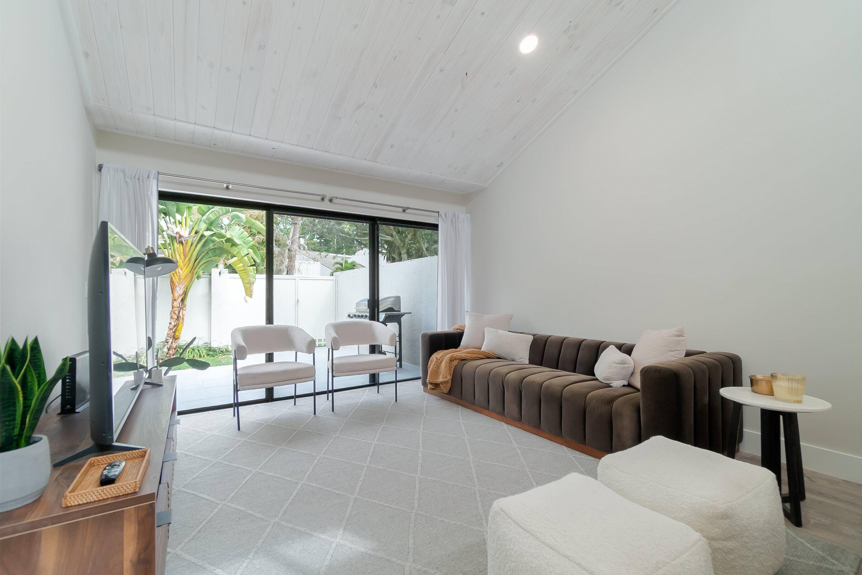 Nestled in the highly desirable Hidden Landings community on Forest Hill Blvd, this beautifully renovated 2 bedroom, 2 bathroom townhouse with a versatile den offers the perfect blend of comfort ...