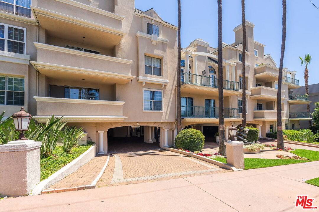 930 N Doheny Dr 2BR Sunset Strip La