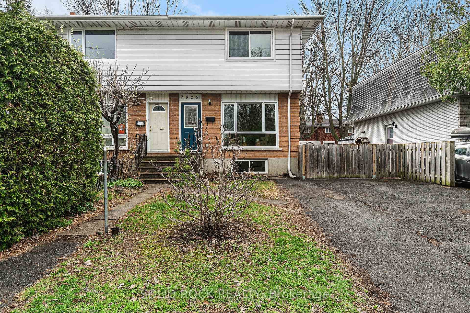 OPEN HOUSE SAT May 10th 10am 12pm Welcome to 2924 Haughton Ave in the desirable area of Britannia Bay nestled between Andrew Haydon Park amp ; Britannia Bay, steps to ...