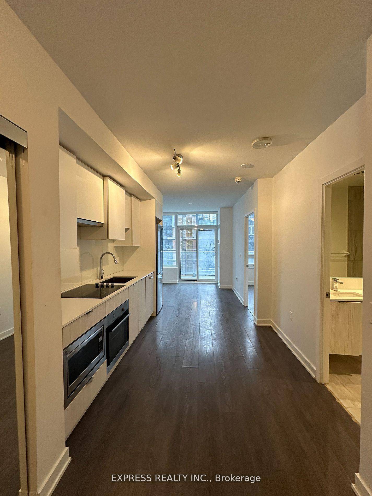 1 Br W North View amp ; 1 Locker Citylights On Broadway Located In Convenient Midtown Area.